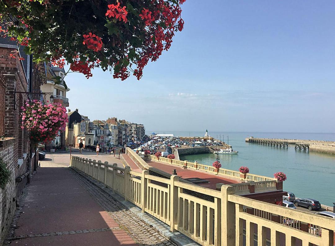 Notre Nid - Grande Terrasse Privee En Bord De Mer, Au Coeur Du Quartier Historique Du Treport ! Wifi Le Tréport Buitenkant foto